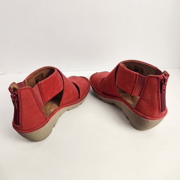 Clarks Women's Red Wedge Comfy Dressy Sandals Size 6.5M - Picture 5 of 6